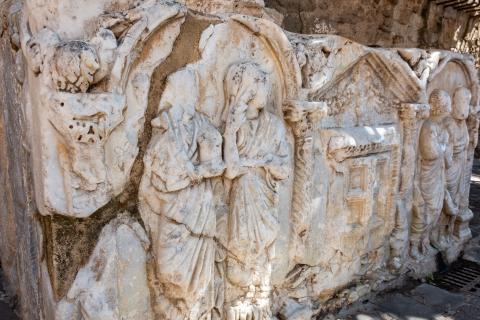 Sarcofago marmoreo romano 3